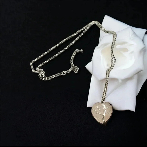 1 LEFT! Silver Tree Rose Heart Silver Necklace - Picture 1 of 2